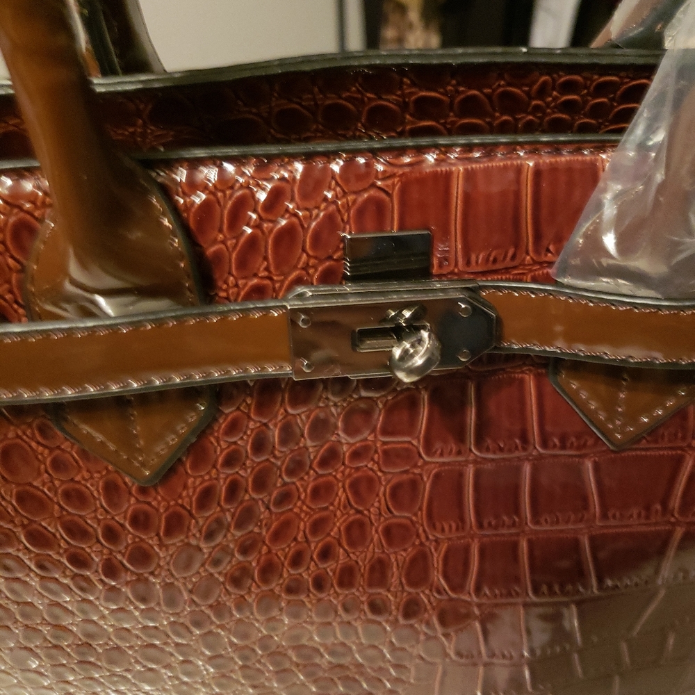 Handbag - Picture 3 of 4